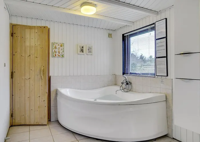 Aimi - 270m From The Sea By Interhome * Bøtø By