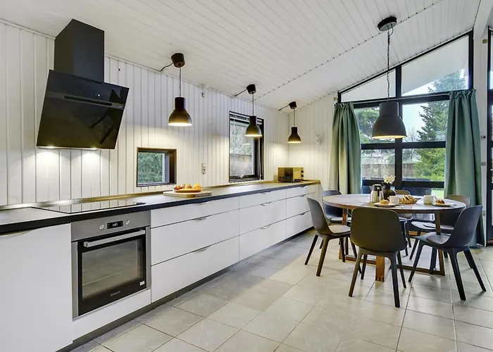 Aimi - 270m From The Sea By Interhome Nyaraló